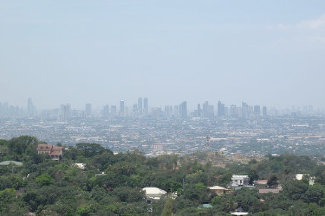 菲律賓一個月生活費多少披索?